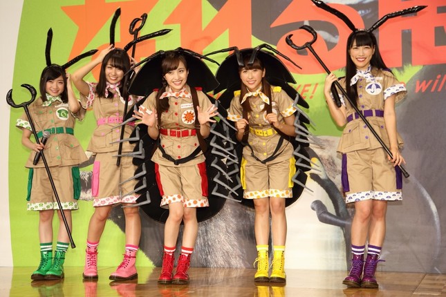 応援団の「ももくろちゃんZ」こと「ももいろクローバーZ」。着ぐるみを着てアリとダンゴムシの役割を体験した