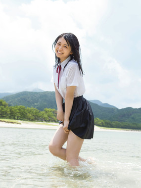 長濱ねる1st写真集『ここから』（講談社）　撮影/細居幸次郎