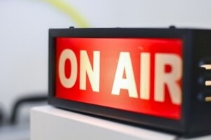 ラジオをバカにする女子アナにブチ切れ　「久々に腹が立った」