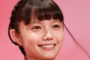 V6岡田＆宮崎あおい結婚報道　ファンは「結婚できる可能性が永遠の0に」