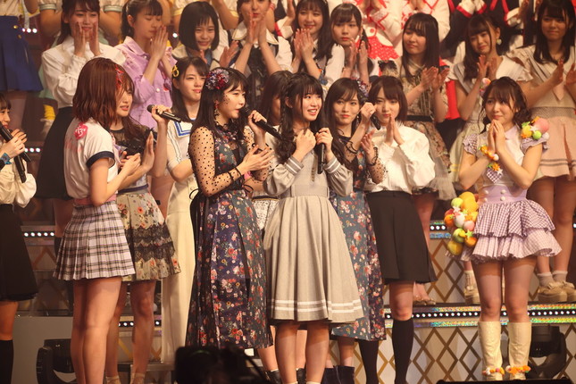 多くのメンバーが馬嘉伶さんのスピーチを見守った
