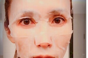 工藤静香、衝撃の顔パック写真披露　「一瞬誰かと」「怖い」