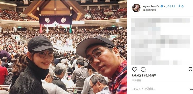 相撲観戦を楽しむ小嶋陽菜さん（写真は小嶋陽菜さんのインスタグラムより）