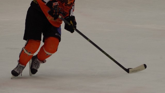 白熱したアイスホッケー（写真はイメージです）