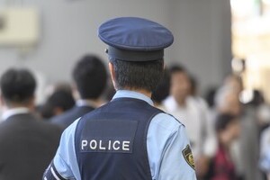 警官の職務質問は断れないのか？　任意のはずなのに...「現場」経験した弁護士に聞いた
