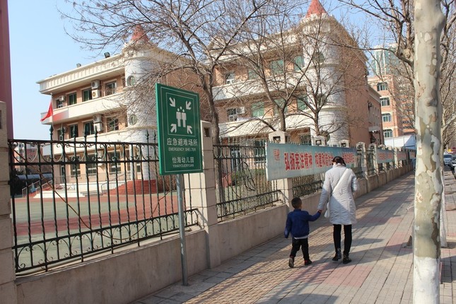 北京にある幼稚園は日本で言えば保育園。その日の保育が終わると、たいていの子供は、ピアノ、ダンス、英語などのお稽古に出かける