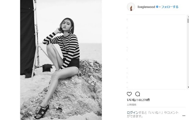 「足長すぎ」との反響があった1枚（画像は長谷川さん公式インスタグラムより）