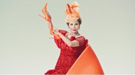 ロコンドのCMではデヴィ夫人が出演（画像はロコンドの公式ホームページより）