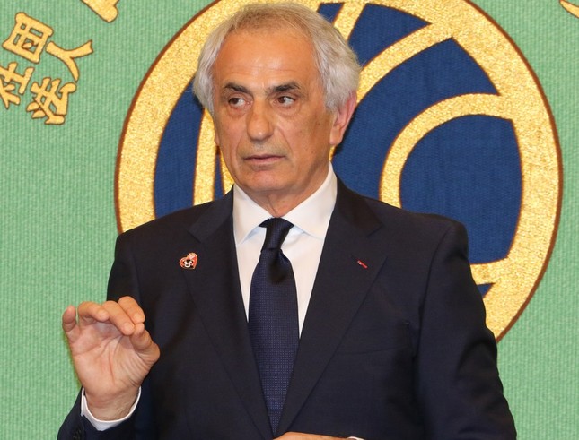 ハリルホジッチ氏（2018年4月27日撮影）。右胸に、くまモンのバッヂがある