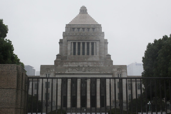 内閣支持率は「下げ止まった」のか