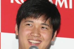 さすが大谷？ 今度はファウルチップが球審直撃で交代