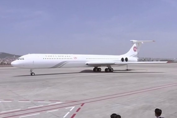 北朝鮮の政府専用機は無事にシンガポールまで飛べるのか（写真は朝鮮中央テレビから）