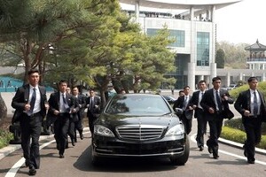 北朝鮮「12人組」、また走る？　シンガポールでも「正恩車」警護か