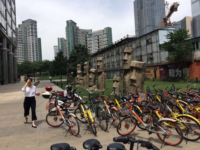 北京市内の貸自転車。料金の支払いもWeChat