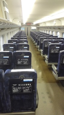 「のぞみ176号」ガラガラの先頭車両（写真は乗客提供）