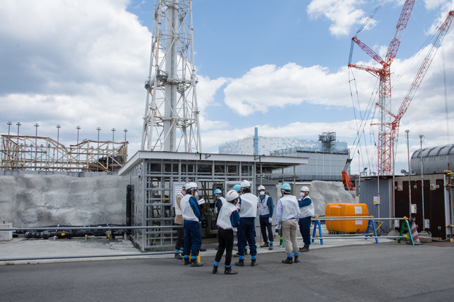 地下水バイパス取材中の様子