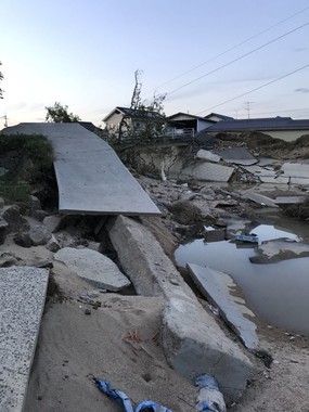 「尚＠真備町住民」さん提供。豪雨に見舞われた町の様子