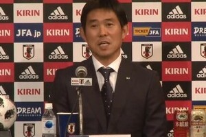 森保新監督、こだわり「3バック」を貫くのか　「複雑すぎて時間ない」「日本に合う」
