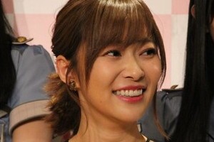 指原莉乃「すっぴん寝顔」公開も...　「ゴリゴリメイク」？