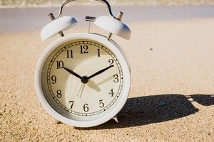 高橋洋一の霞ヶ関ウォッチ サマータイム導入の実現性は？　メリット・デメリットを比較