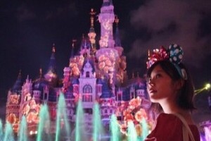 指原莉乃、「人生初めて！」の旅　若手メンバーと上海に「弾丸夏休み」　