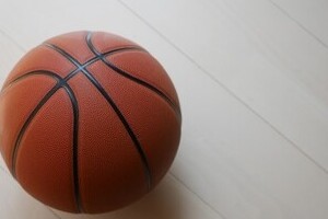 37年前にいた「幻の日本人NBA選手」　岡山恭崇氏がドラフト指名を蹴った理由