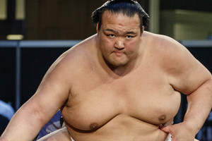 稀勢の里引退　「昔ながらのお相撲さん」がブルーハーツ熱唱した夜