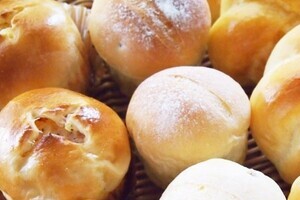 パン屋「トングでカチカチはやめて！消耗するから」　ネット投稿は本当か、メーカーに聞いた