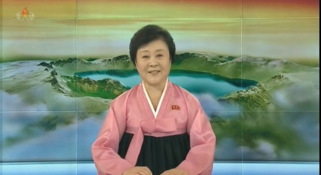 朝鮮中央テレビの李春姫（リ・チュンヒ）アナウンサー（75）。12月1日の番組に登場した