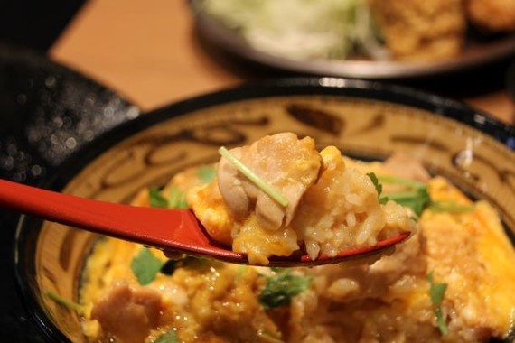 　出汁がよく利いた「親子丼」