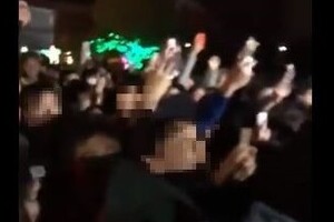 「クロちゃん収監」の地獄絵図　檻に駆け寄る、肩車、転倒...現地から報告続々