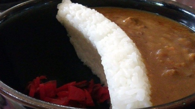 ダムカレーの画像（日本ダムカレー協会のホームページより）