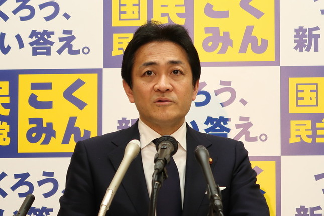 記者会見する国民民主党の玉木雄一郎代表