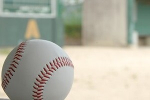 巨人「3捕手併用」チームにはプラスでも...　小林・炭谷・大城にとっての「弊害」