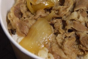 コード決済の「Pay戦争」、最後に笑うのは「松屋の牛めし」？　相次ぐ割引で半額にも