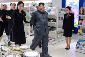 平壌に「豪華デパート」オープン　数年前から一変、「経済成長の縮図」なのか