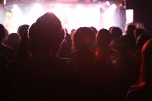 現役アイドルが「最前管理」に異例の苦言　「その場所はあなたの私有地ですか？」