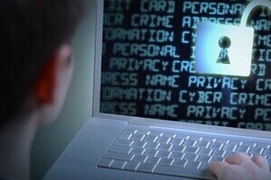 「元事務次官の愚息」「愚母を殺したい」　死亡の長男「同姓同名ツイッター」から透ける人物像