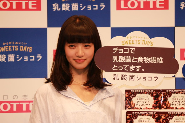 菅田さんとともに主演を務める小松菜奈さん