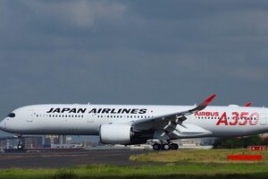 JAL初購入のエアバス機、羽田に到着　植木会長がボーイング機選ばなかったワケ
