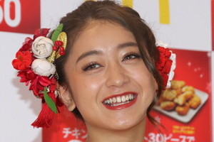 みちょぱ、見事に割れた「腹筋」を披露　「夏が似合う身体ですね」