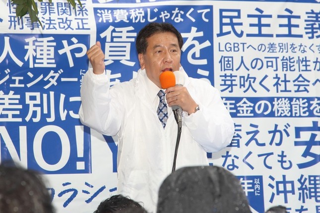 参院選の「第一声」の演説に臨む立憲民主党の枝野幸男代表