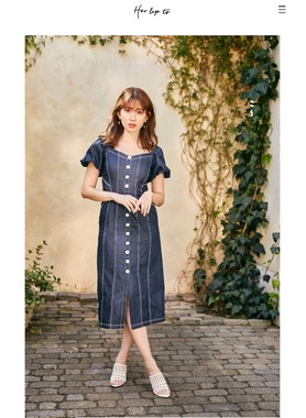 「Her lip to」の「Puff Sleeve Midi Dress」（同ブランド公式サイトから）