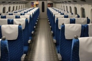新幹線に乗ったら、自分の席がグループ客に「回転」させられていた...　こんなとき、どうすれば？