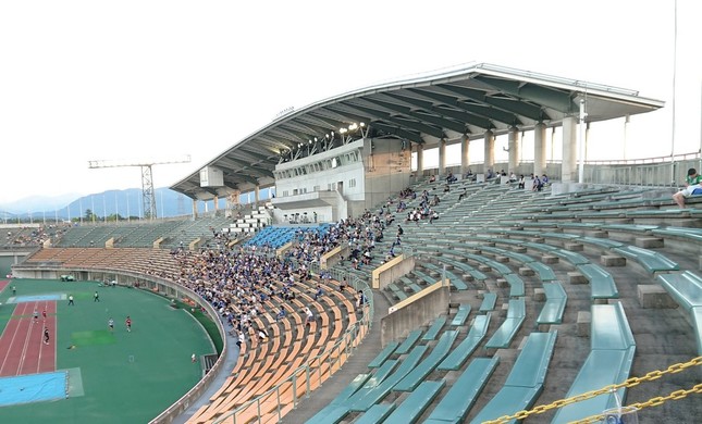 天皇杯3回戦が行われた8月14日の富山県総合運動公園陸上競技場の客席。空席が目立つ（撮影者より提供）