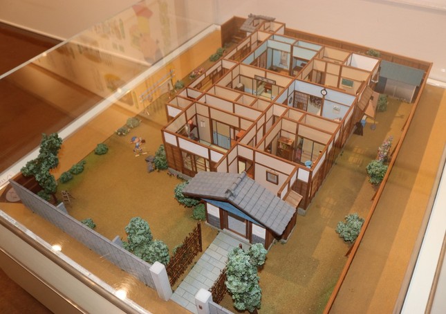 「長谷川町子美術館」に常設展示されている「磯野家」の間取り模型