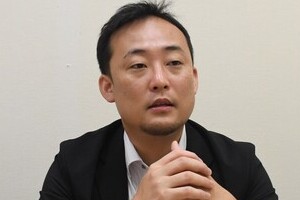 若手官僚が厚労相に「緊急提言」　36歳代表者が込めた思い