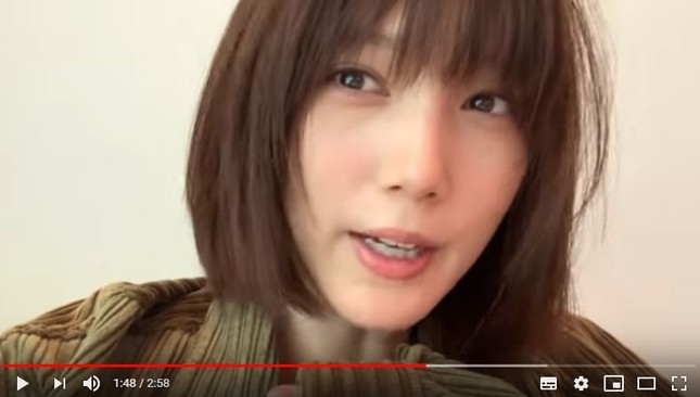 本田翼の 髪ボサボサ が 可愛いすぎ 実況youtube 初顔出し で 萌え袖 も J Cast ニュース