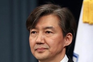 韓国法相、40％が「留任賛成」も...　耐え切れなかった曺国氏「一人の市民に戻ります」