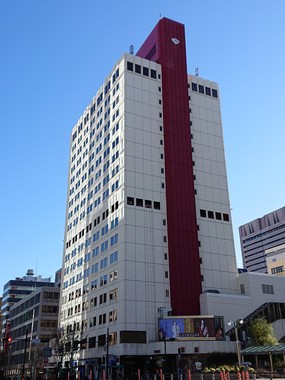 松竹本社などが入る東劇ビル（Lombrosoさん撮影、Wikimedia Commonsより）